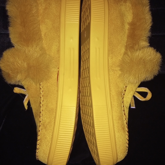 Comfy MOCCASINS - Picture 6 of 14